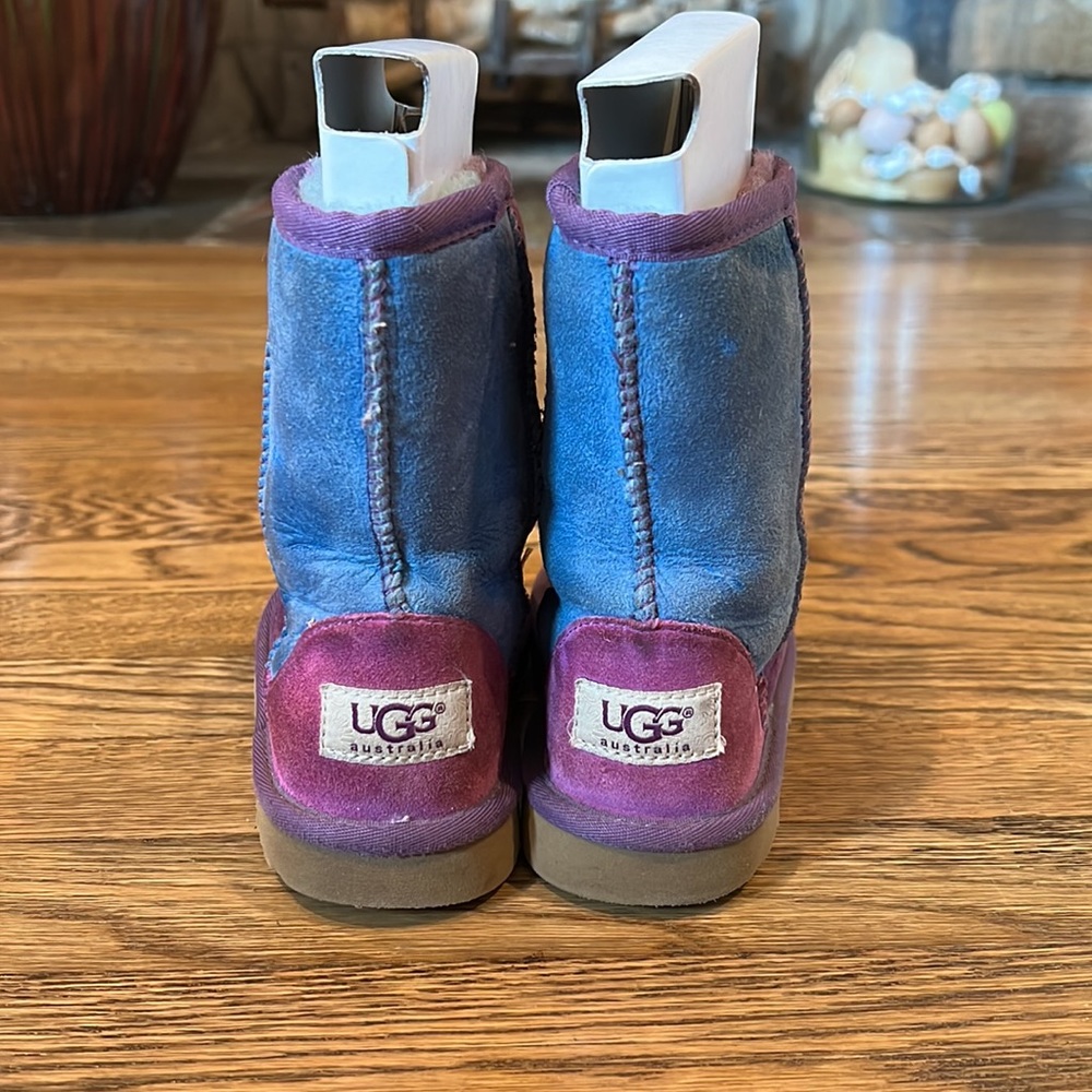 Uggs - Picture 3 of 4